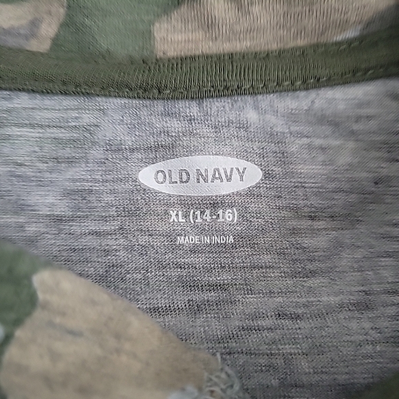 Old Navy Boy's Camo Shirt - Picture 5 of 11